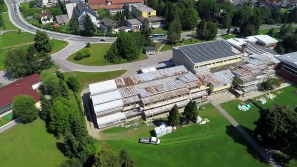 Vue sur la grande école de campagne — Video