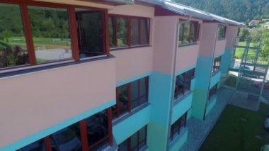 Modern binasında görüntülemek