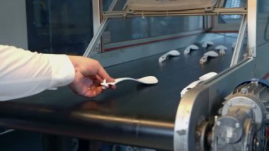 Beyaz plastik kaşık imalatı