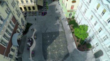 eski şehir ve su çeşmesi