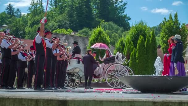 Geleneksel düğün töreni Köyü — Stok video