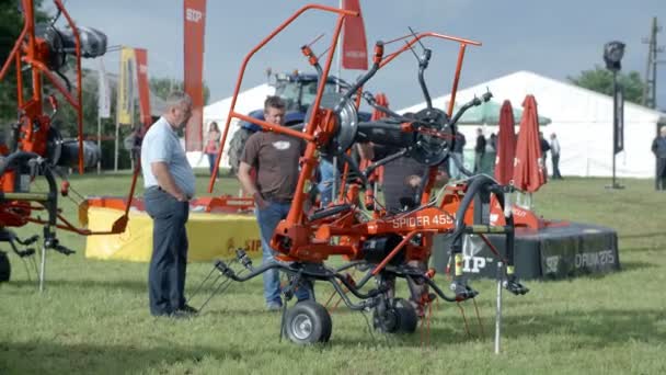 La exposición de maquinaria agrícola en Eslovenia — Vídeos de Stock