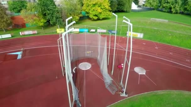 Hammer throw at a court — Stock Video