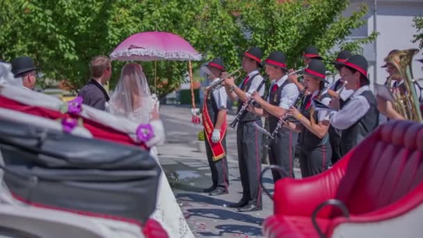 Cantantes cantando en la boda tradicional — Vídeos de Stock