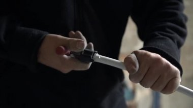 Tesisatçı plastik vida unscrews