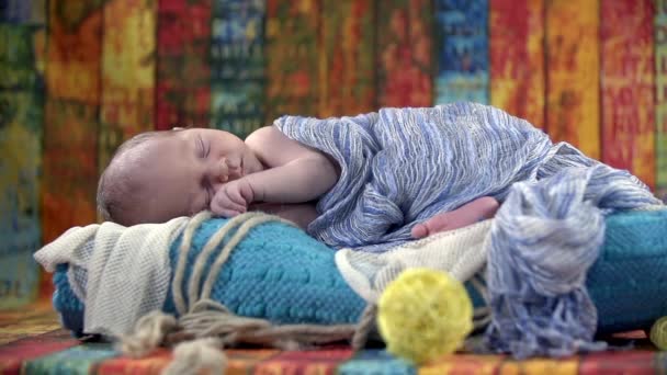 Bayi yang lucu sedang tidur — Stok Video