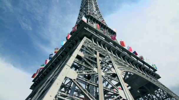 Modell des französischen Eiffelturms — Stockvideo