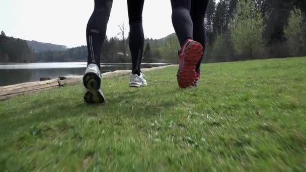 Kvinnan utbildning för konkurrens — Stockvideo