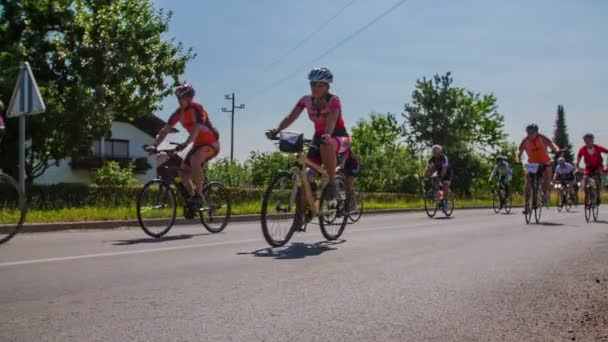 Maratona de bicicleta competição em torno de Vrhnika — Vídeo de Stock