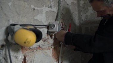 Tesisatçı ölçü ve plastik tüp keser