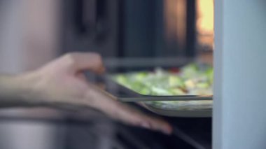 Sulu yemek ile pişirme denemek 