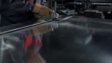 Mekanik vücut boyama araba