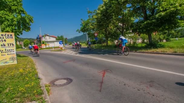 在 Vrhnika 附近的自行车马拉松比赛 — 图库视频影像