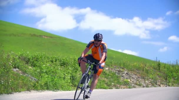 Maratona de bicicleta competição em torno de Vrhnika — Vídeo de Stock