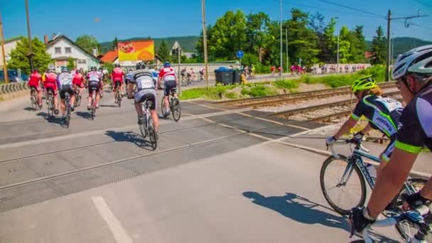 Cykel marathon konkurrensen runt Vrhnika — Stockvideo