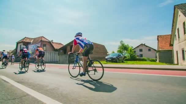 Maratona de bicicleta competição em torno de Vrhnika — Vídeo de Stock