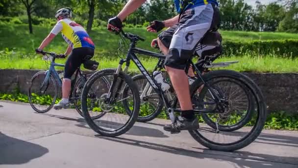 Competencia de maratón de bicicletas alrededor de Vrhnika — Vídeos de Stock