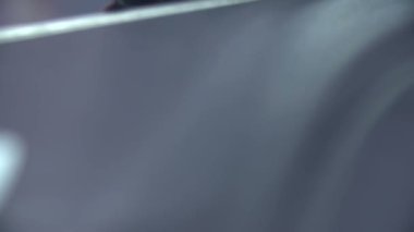 Gümüş pot indüksiyon Ocak üzerinde bırakarak