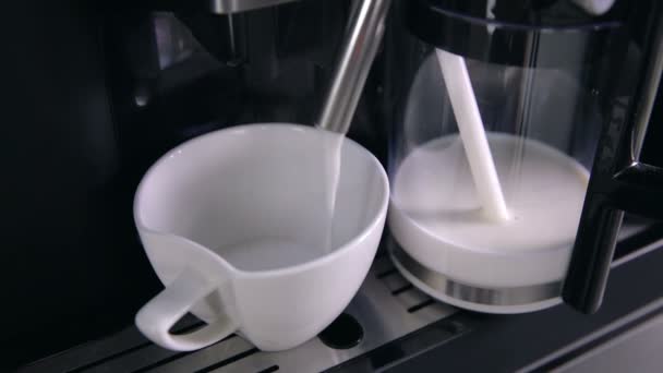 machine à café faisant du café 