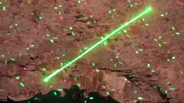 Groene laser Toon projectie op een muur — Stockvideo