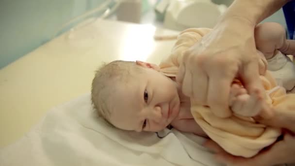 Nurse dress just born child — Stock Video