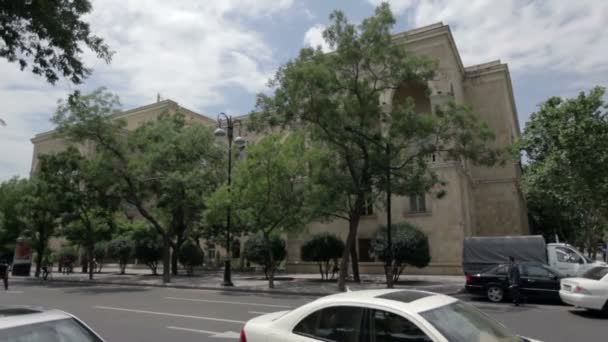 Traffic, crossroads and buildings in Baku — Stock Video