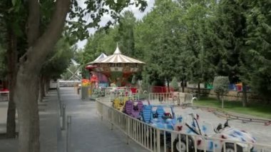 Çocuk oyun alanı, Carousel Bakıda boş