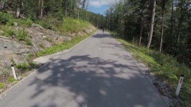 Uzun tahta patencilere doğru uçmak hızlanıyor