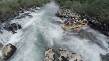 Rafting teknesi kanyonda yarışa başlıyor