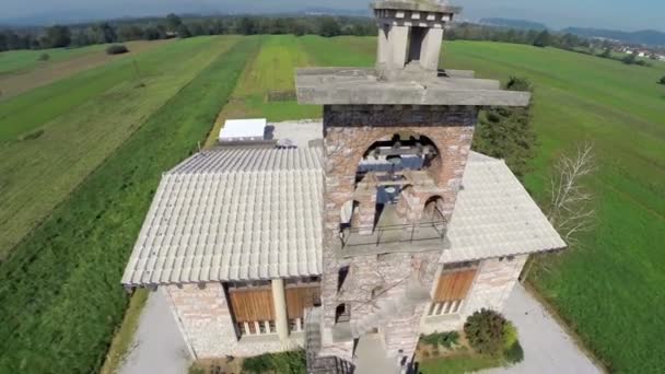 Interessante architektonische Konstruktion Bau Kirche — Stockvideo