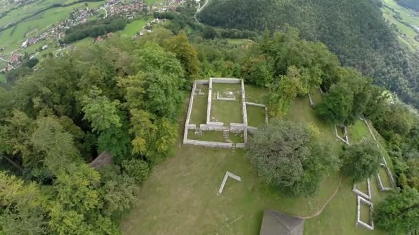 Birds eye view of a ruins of the castle — Stock Video