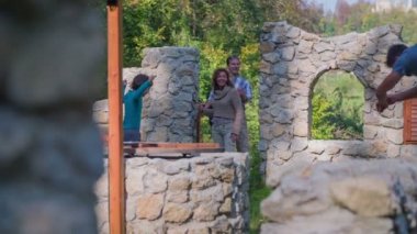 Çift Harabeleri kapıdan içeri gelip gidiyor Çeşmesi '