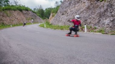 Longboard maksimum hızda paten
