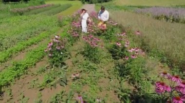 Çift malzeme çekme çiçek açan çiçekler