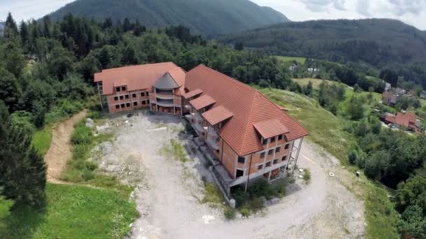 Tournage aérien de la construction du grand hôtel — Video