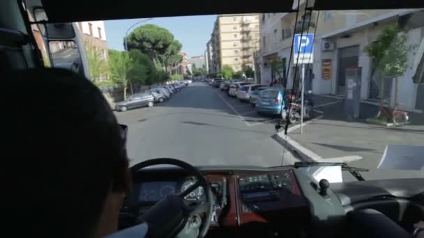 Guida per le strade da qualche parte nel centro di Roma — Video Stock