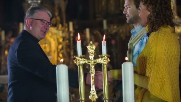 Католицька церква з багатою історією — стокове відео