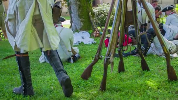 Lager frühneuzeitlicher französischer Soldaten — Stockvideo