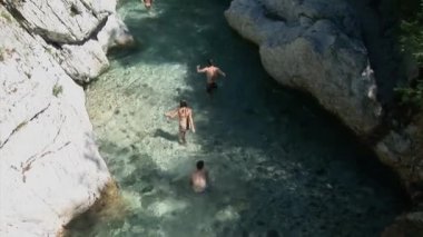 Gençler bir soğuk akışı ile eğleniyor musun