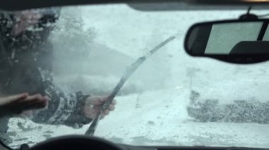 adam temizlik ön cam