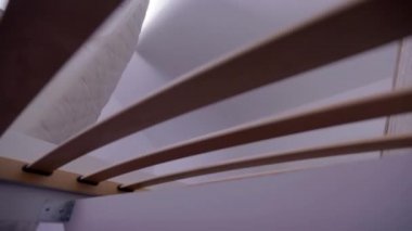 Adam Assembling yatak