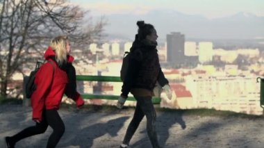 muhteşem manzarayı kadınlar