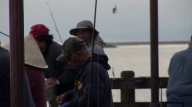 Herif konuşuyor, atma Yemler ve balıkçılık