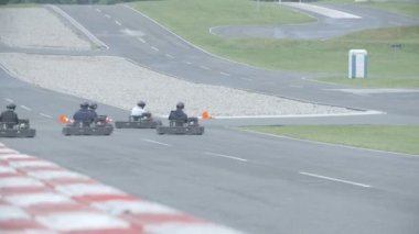 Yarış pisti sepeti rekabet