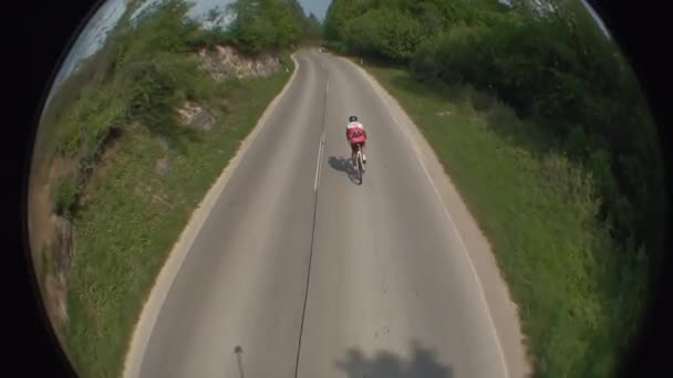 Course cycliste à travers la Slovénie . — Video