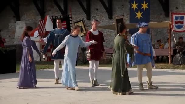 Festival medieval con baile — Vídeos de Stock