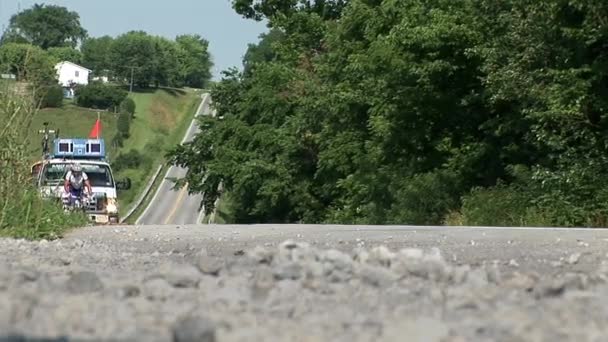 Cyclist riding on RAAM competiton — Stock Video