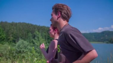 kadın ve erkek birlikte koşu