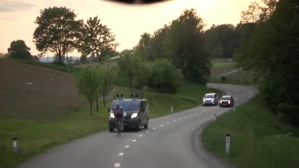 Wielerwedstrijd in Slovenië. — Stockvideo