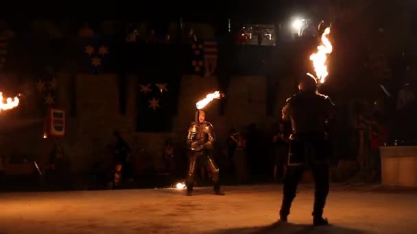 Festival medieval con espectáculo de fuego — Vídeos de Stock